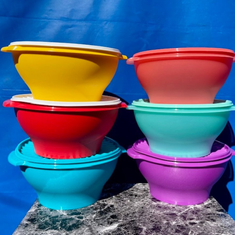 Tupperware Servalier Salad Large Serving Bowl 17 Cup New